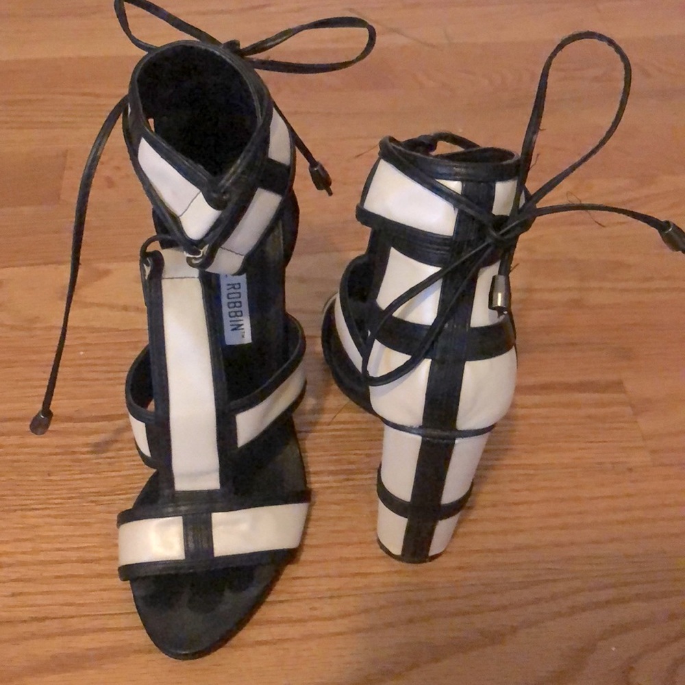 COLOR BLOCK SEXY HEELS SIZE 5